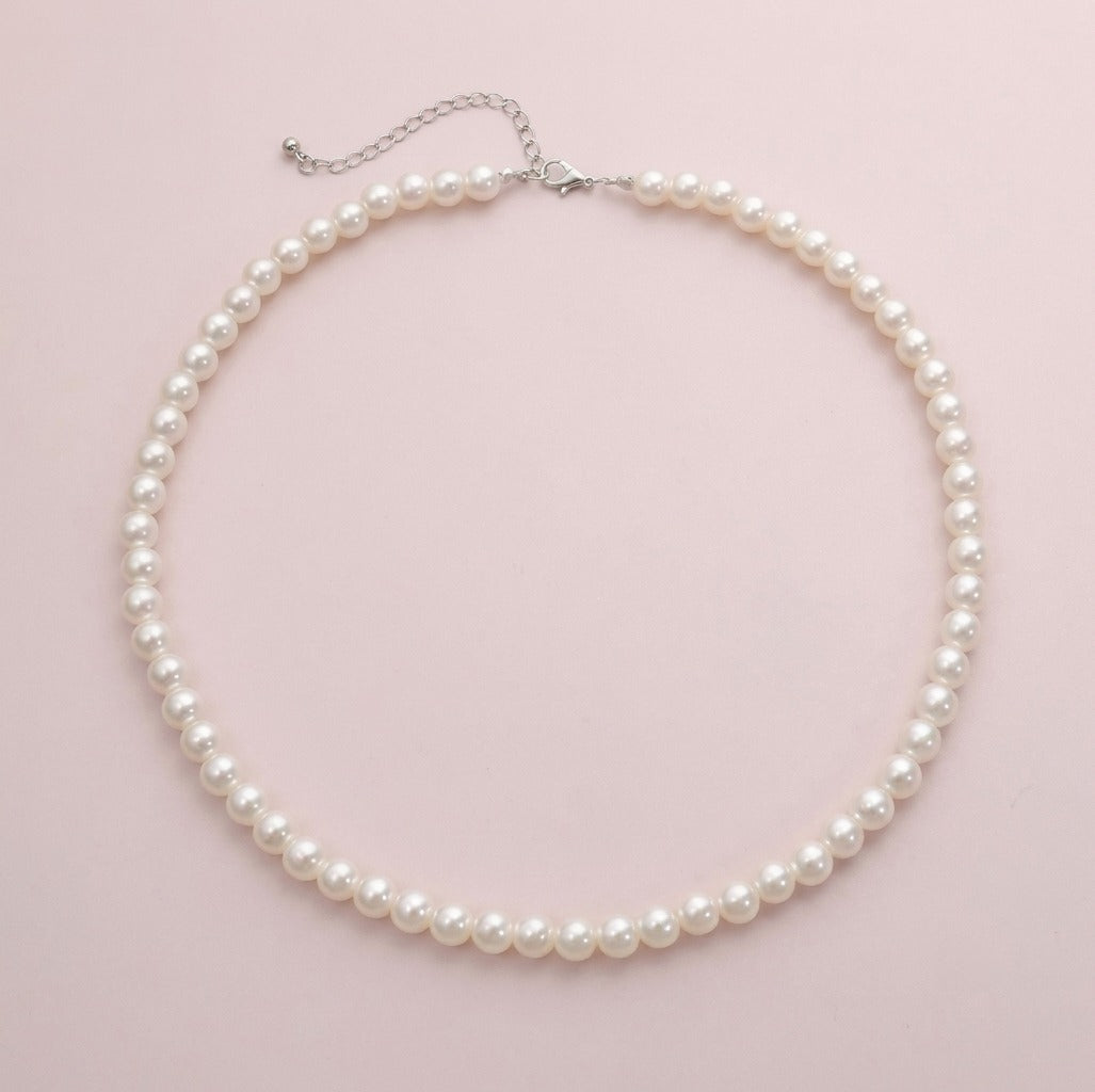 Vivienne | Elegant Faux Pearl Beaded Choker Necklace